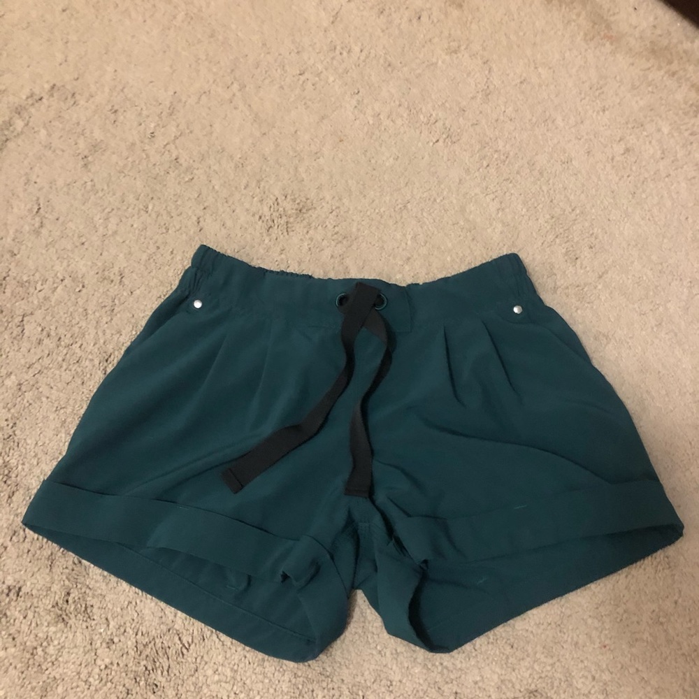 Lululemon Spring Breaker Shorts Size 6
